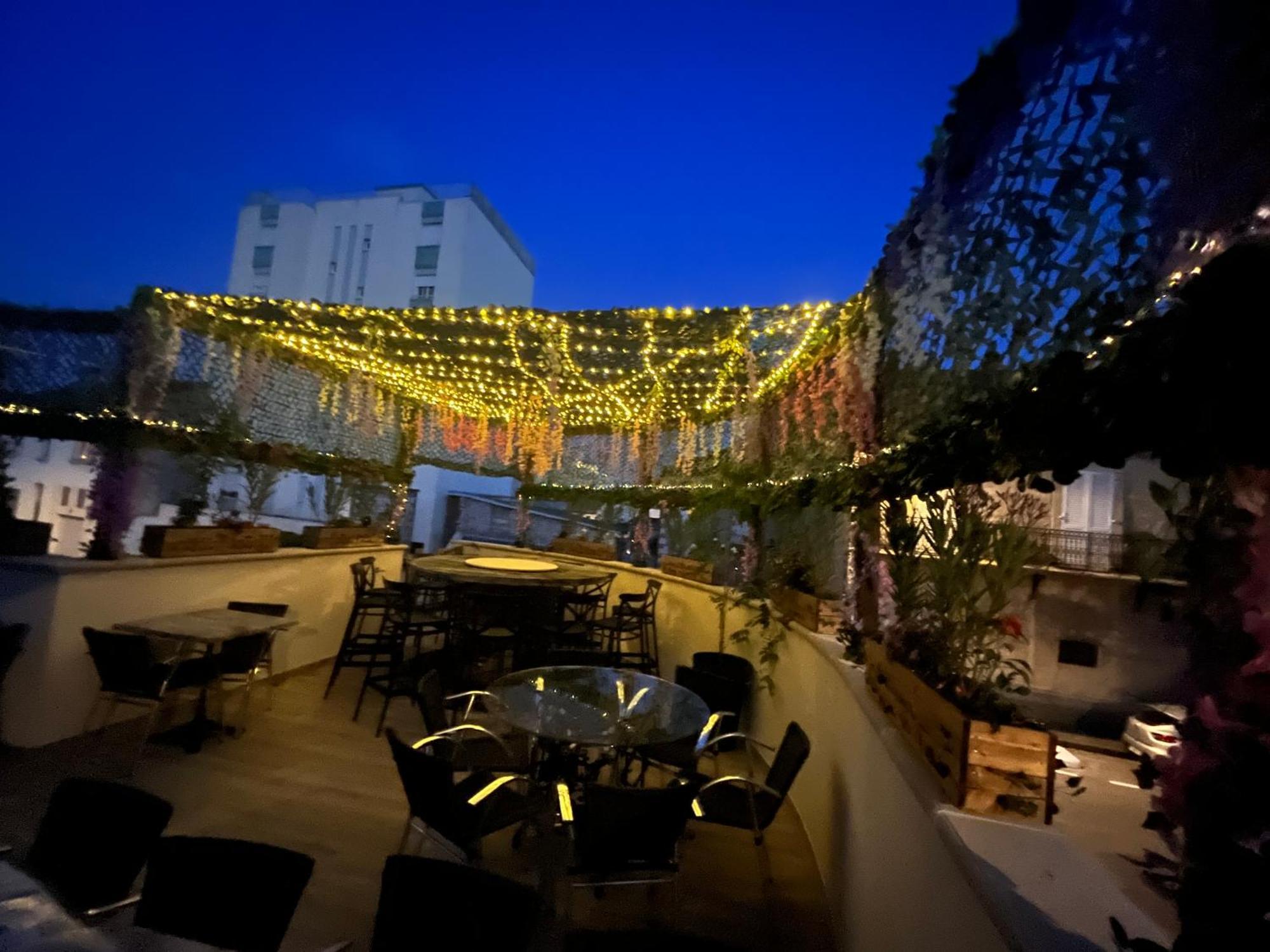 Appart Hotel Les Fleurs Алес Экстерьер фото